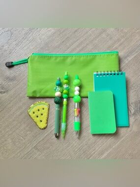 NEW📚 Homemade Crafted Beaded Pens Stationery Set OS